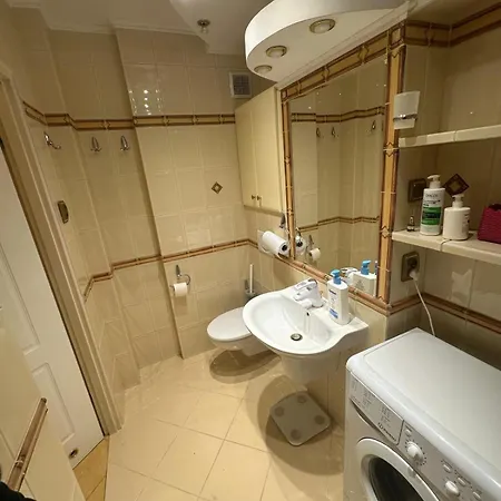 Chmielna 106b Varsóvia